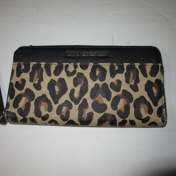 Dana Buchman Leopard Print Wristlet Wallet - Picture 1 of 5